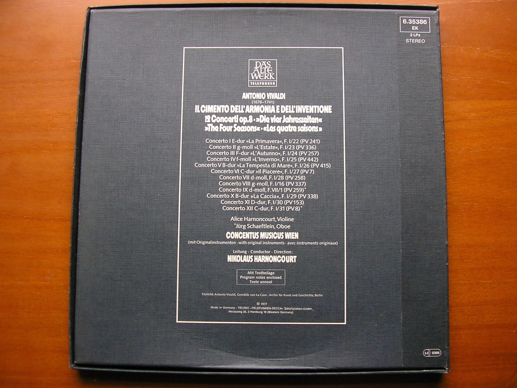 VIVALDI: THE CONTEST BETWEEN HARMONY & INVENTION  Op. 8      HARNONCOURT / CONCENTUS MUSICUS VIENNA     2 LP       6.35386