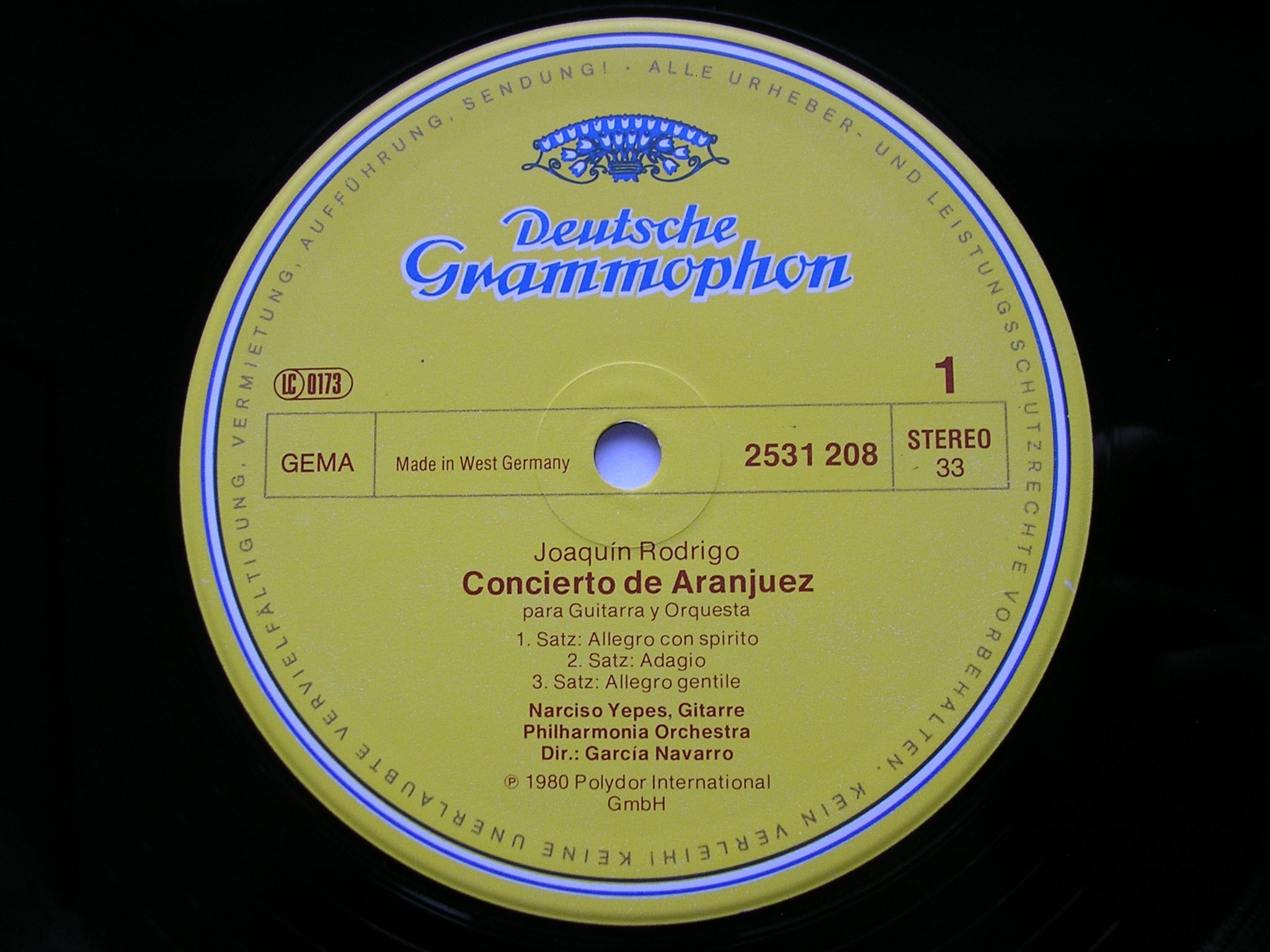RODRIGO: CONCIERTO DE ARANJUEZ / CONCIERTO MADRIGAL     YPES / PHILHARMONIA / NAVARRO    2531 208