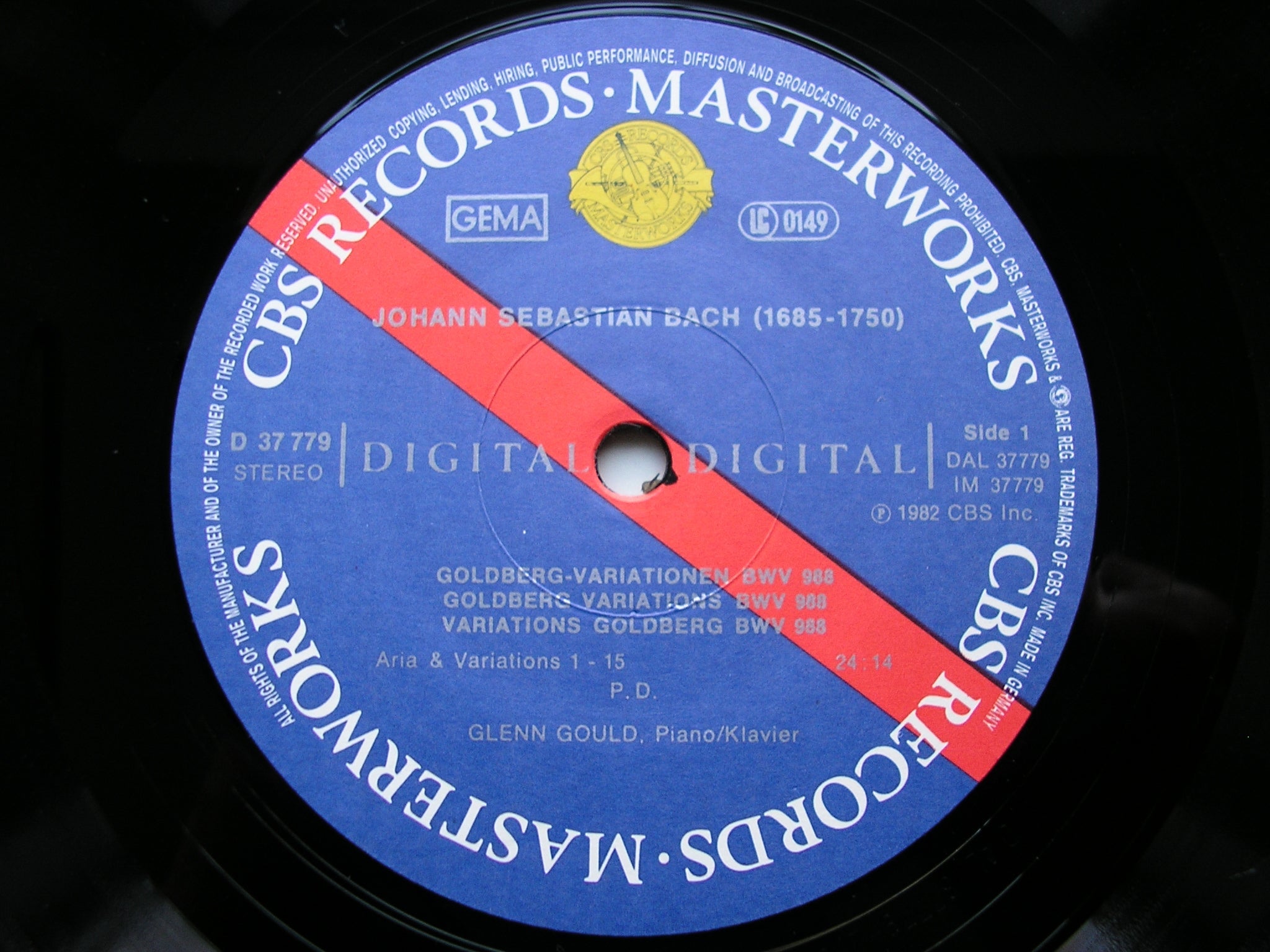 BACH: GOLDBERG VARIATIONS     GLENN GOULD       D37779