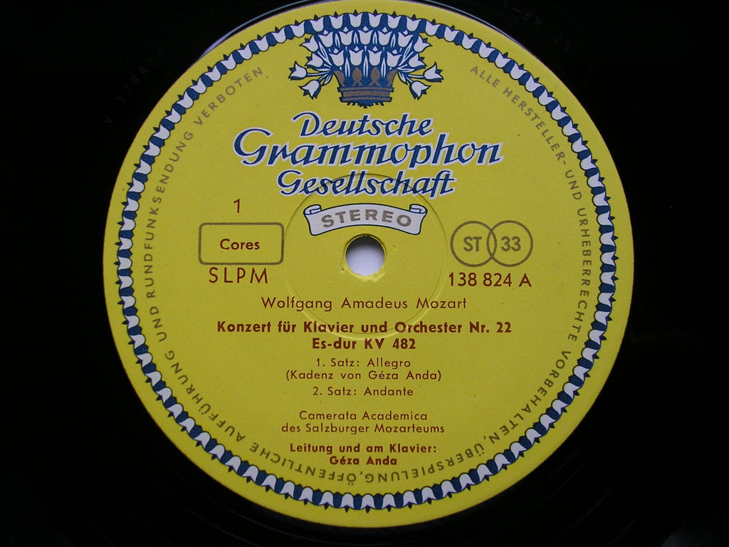 MOZART: PIANO CONCERTOS Nos 6  &  22          GEZA ANDA / CAMERATA ACADEMICA DES SALZBURGER MOZARTEUMS    138 824