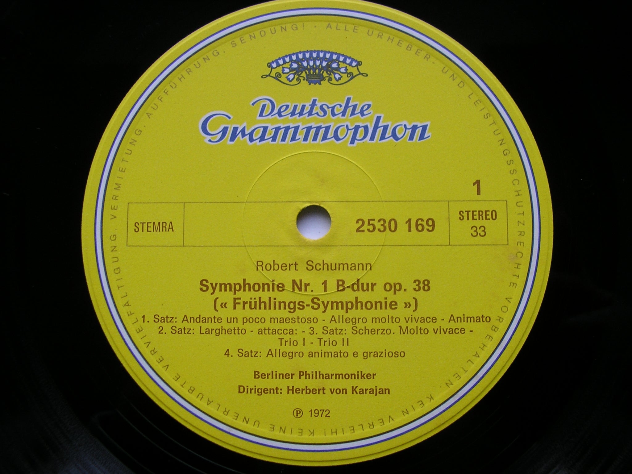 SCHUMANN: SYMPHONIES Nos. 1 & 4    KARAJAN / BERLIN PHILHARMONIC    2530 169
