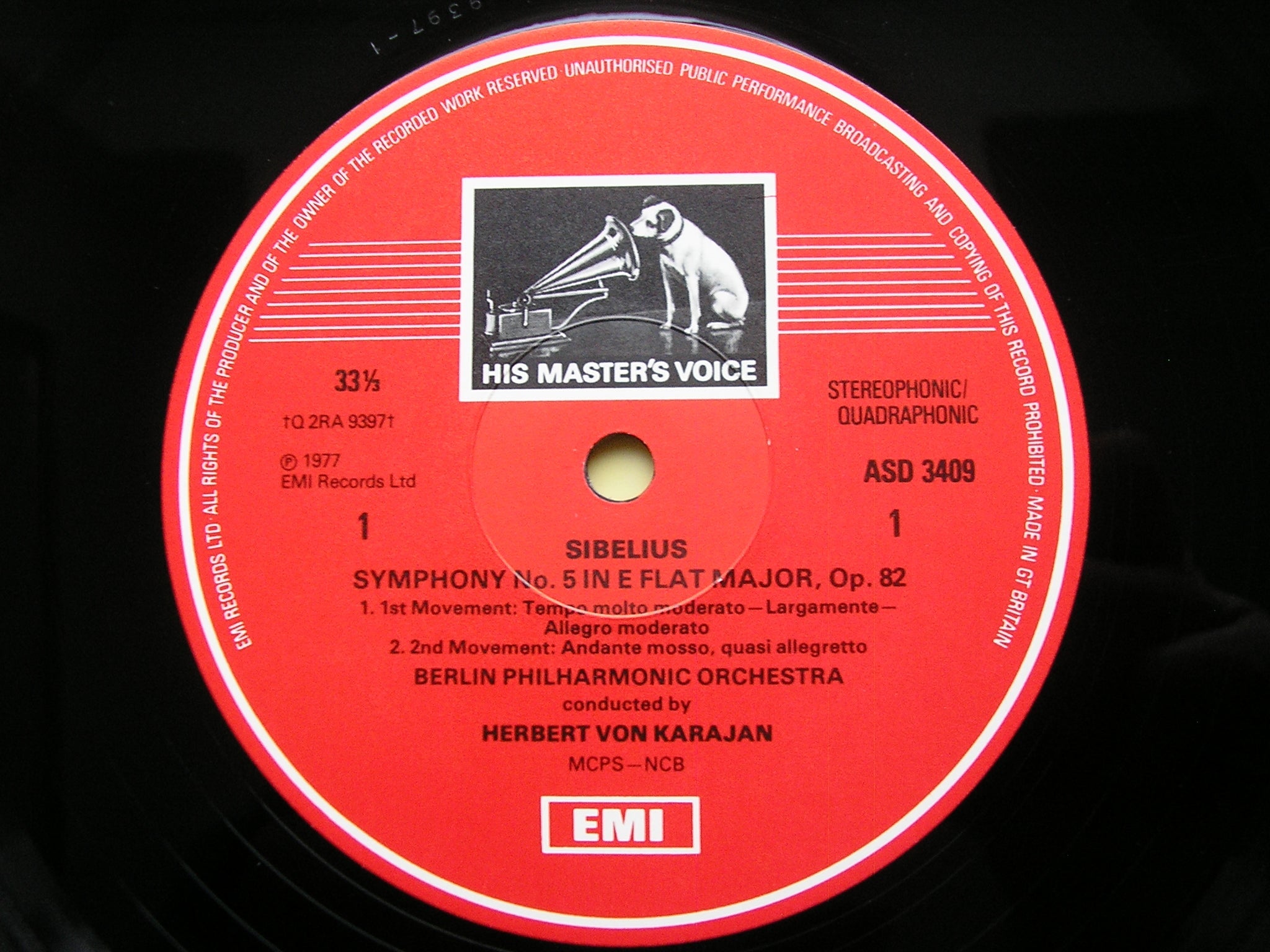 SIBELIUS: SYMPHONY No. 5 / EN SAGA     KARAJAN / BERLIN PHILHARMONIC    ASD 3409