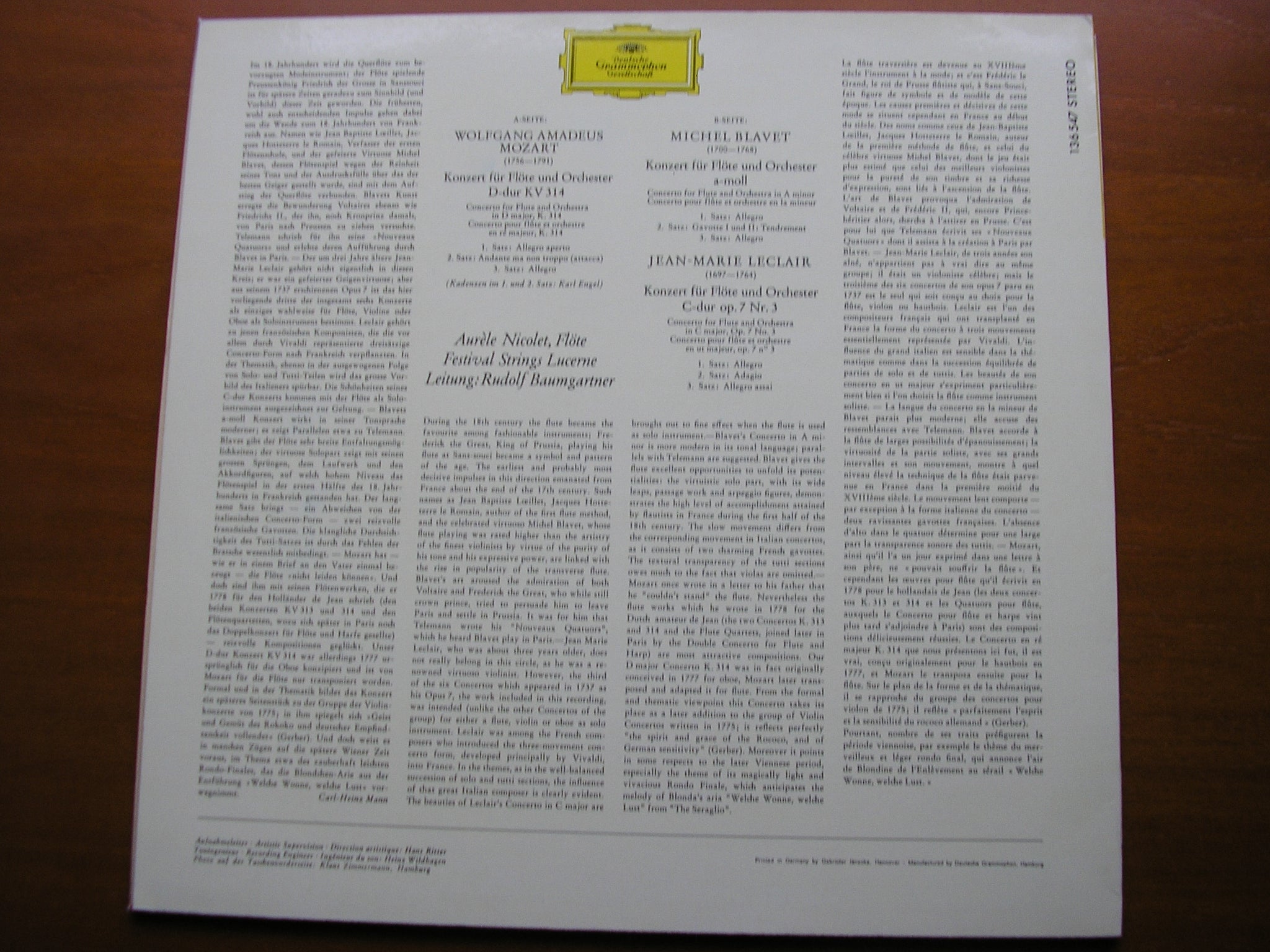 FLUTE CONCERTOS: BLAVET / MOZART / LECLAIR      NICOLET / LUCERNE FESTIVAL STRINGS / BAUMGARTNER    138 547
