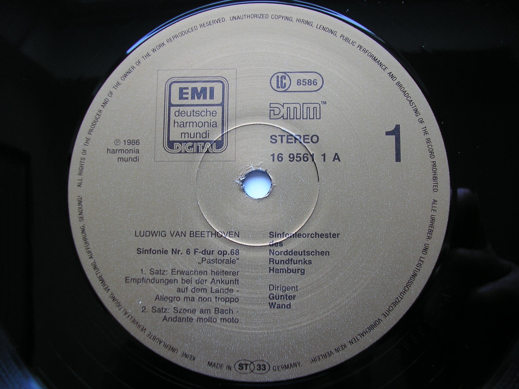 BEETHOVEN: SYMPHONY No. 6 'Pastorale'    WAND / NDR ORCHESTRA HAMBURG    1C 067 16 9561