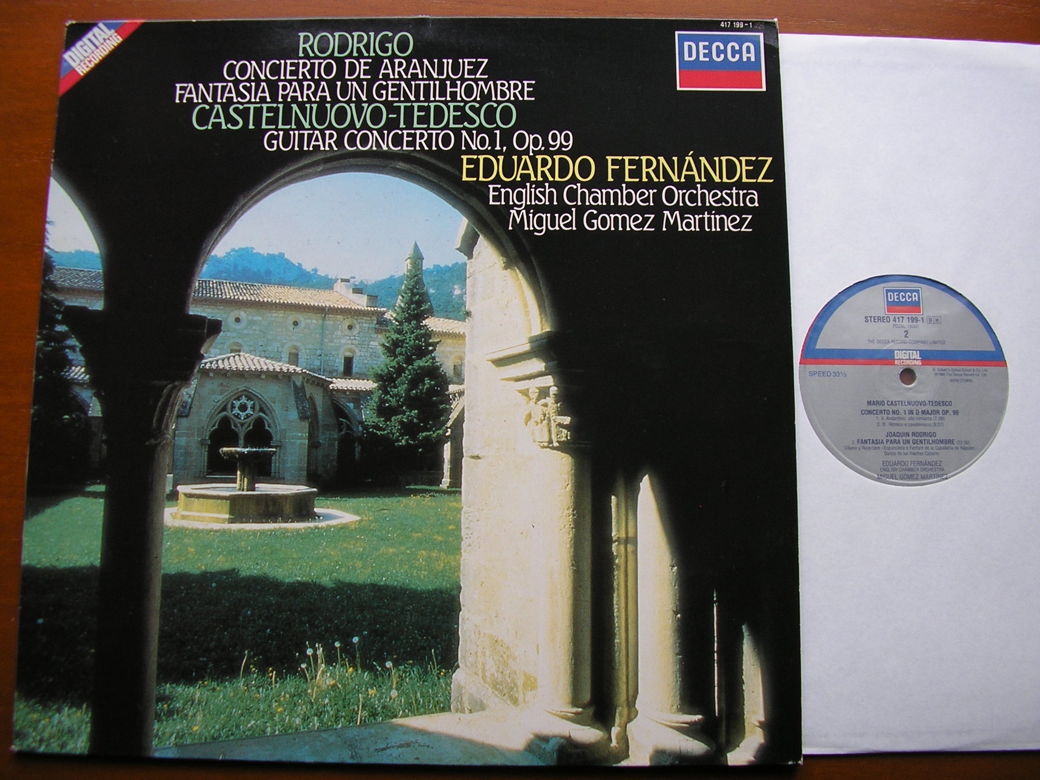 RODRIGO: CONCIERTO DE ARANJUEZ / CASTELNUOVO-TEDESCO: GUITAR CONCERTO   FERNANDEZ / ENGLISH CHAMBER ORCHESTRA / MARTINEZ    417 199