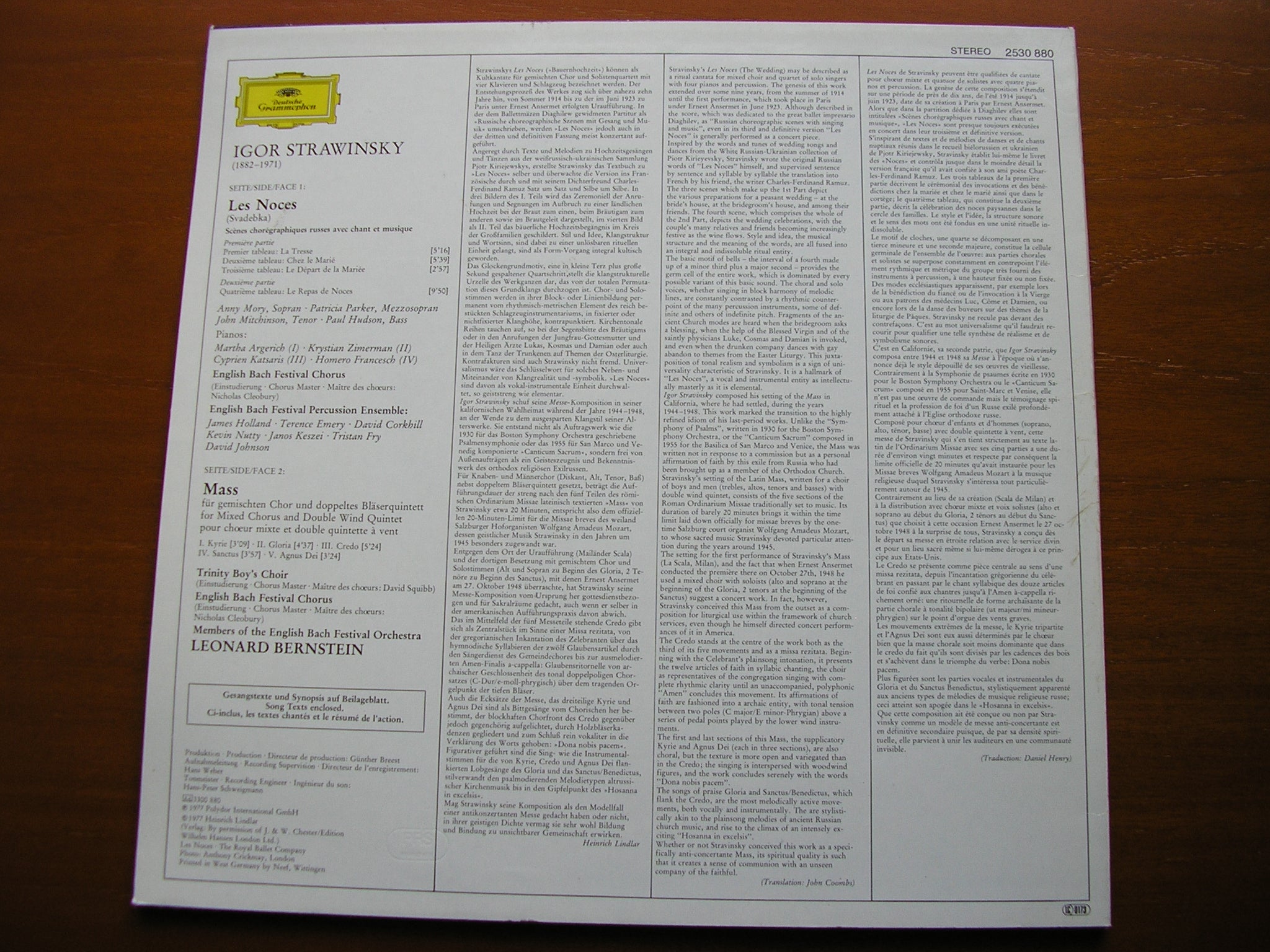 STRAVINSKY: LES NOCES / MASS     SOLOISTS / ENGLISH BACH FESTIVAL PERCUSSION ENSEMBLE / BERNSTEIN  2530 880