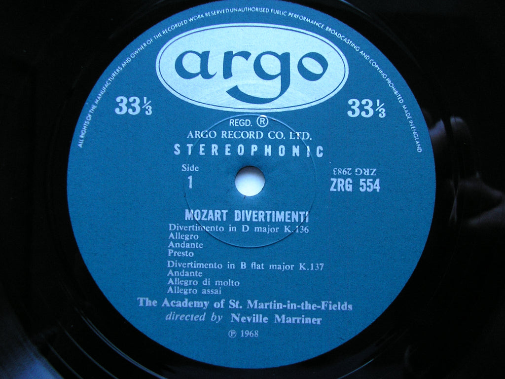 MOZART: THREE DIVERTIMENTI K136 - 138 / SERENATA NOTTURNA     MARRINER / ASMIF    ZRG 554