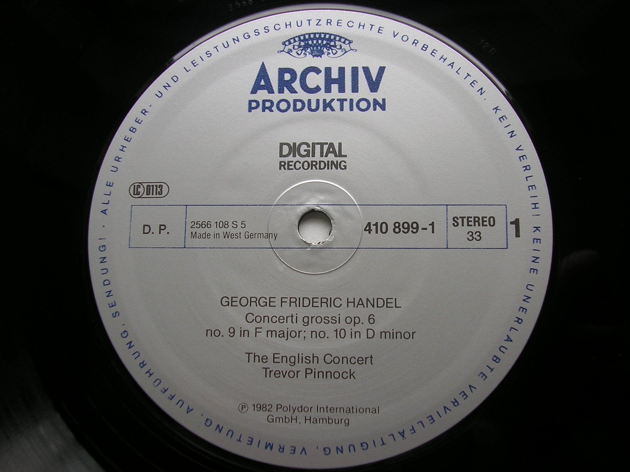 HANDEL: CONCERTI GROSSI Op. 6  Nos. 9 - 12      THE ENGLISH CONCERT / PINNOCK   410 899