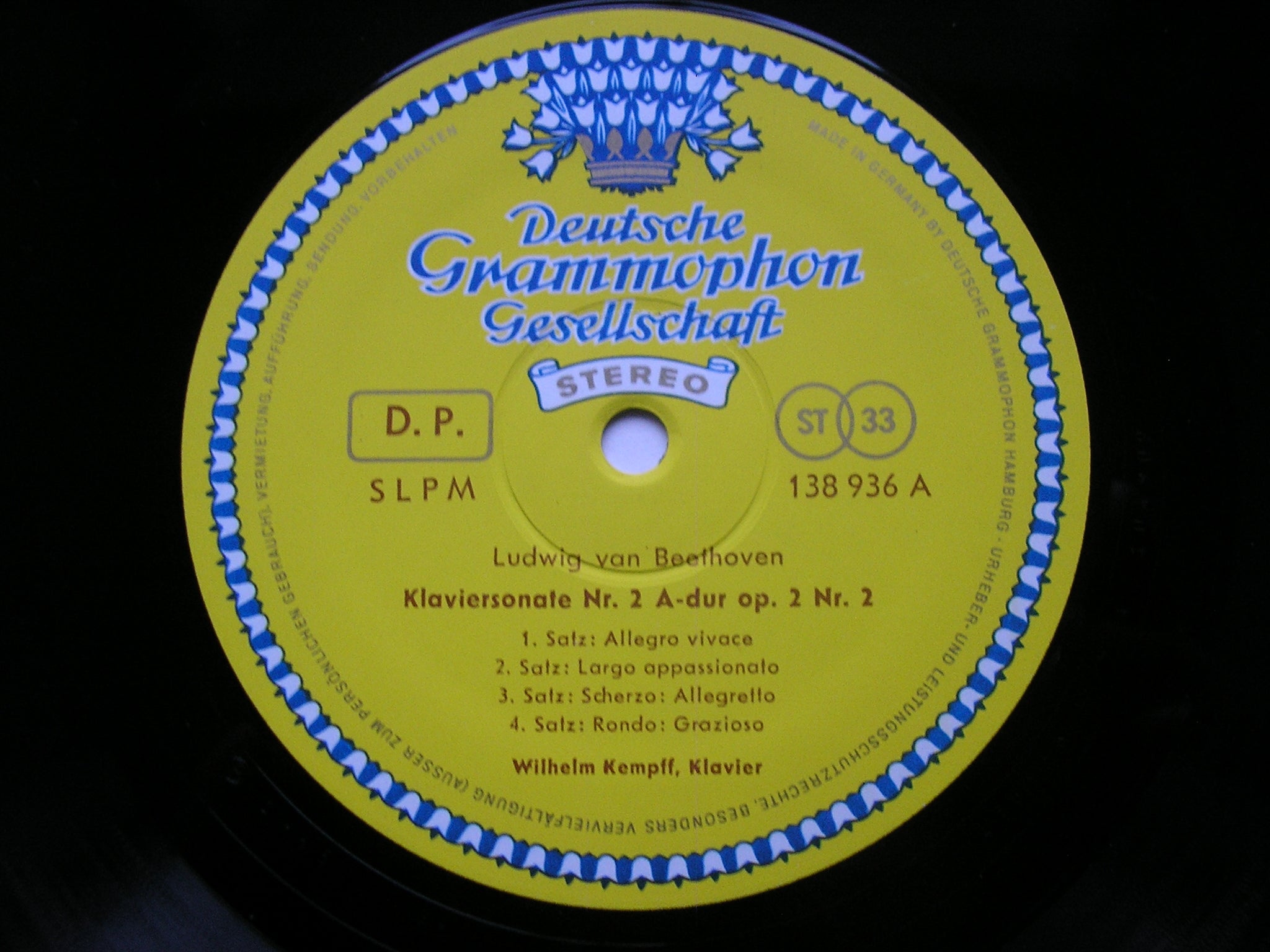 BEETHOVEN: PIANO SONATAS Nos. 2 & 3      KEMPFF    138 936