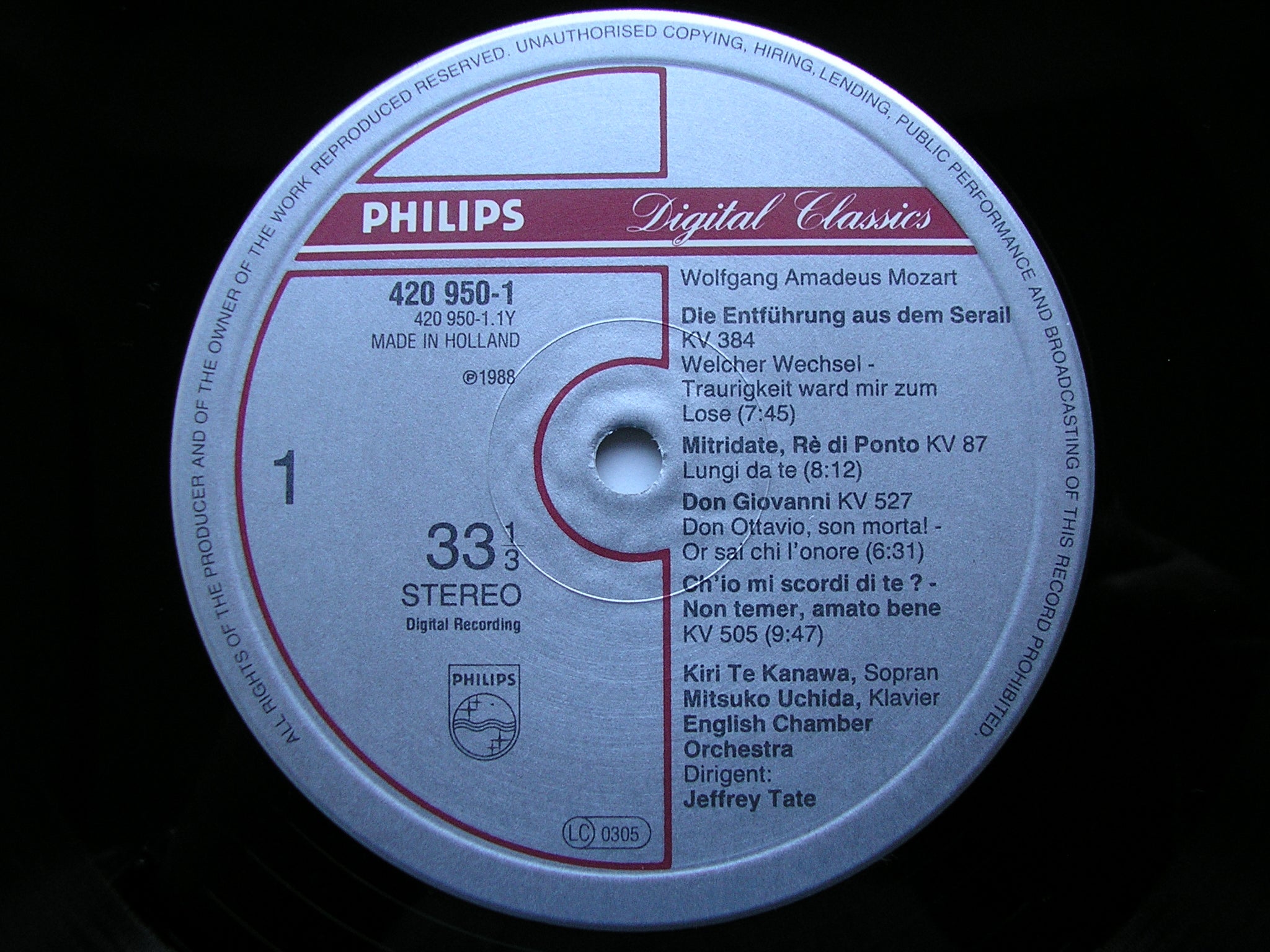 KIRI TE KANAWA SINGS ARIAS BY MOZART     TE KANAWA / UCHIDA / ENGLISH CHAMBER ORCHESTRA / TATE     420 950