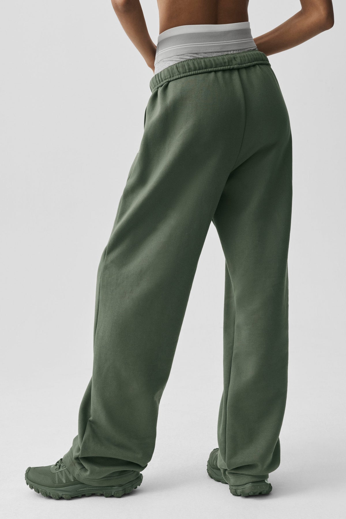 Accolade Straight Leg Sweatpant - Bamboo Green