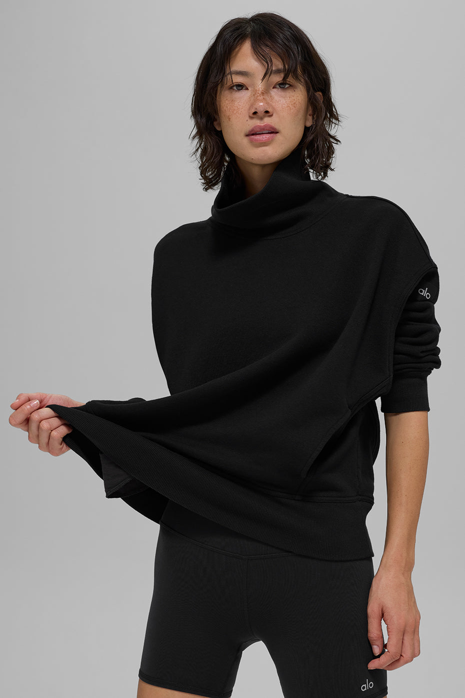 Hazy Mock Neck Pullover - Black